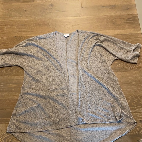 •Lularoe Lindsey• - Picture 1 of 3